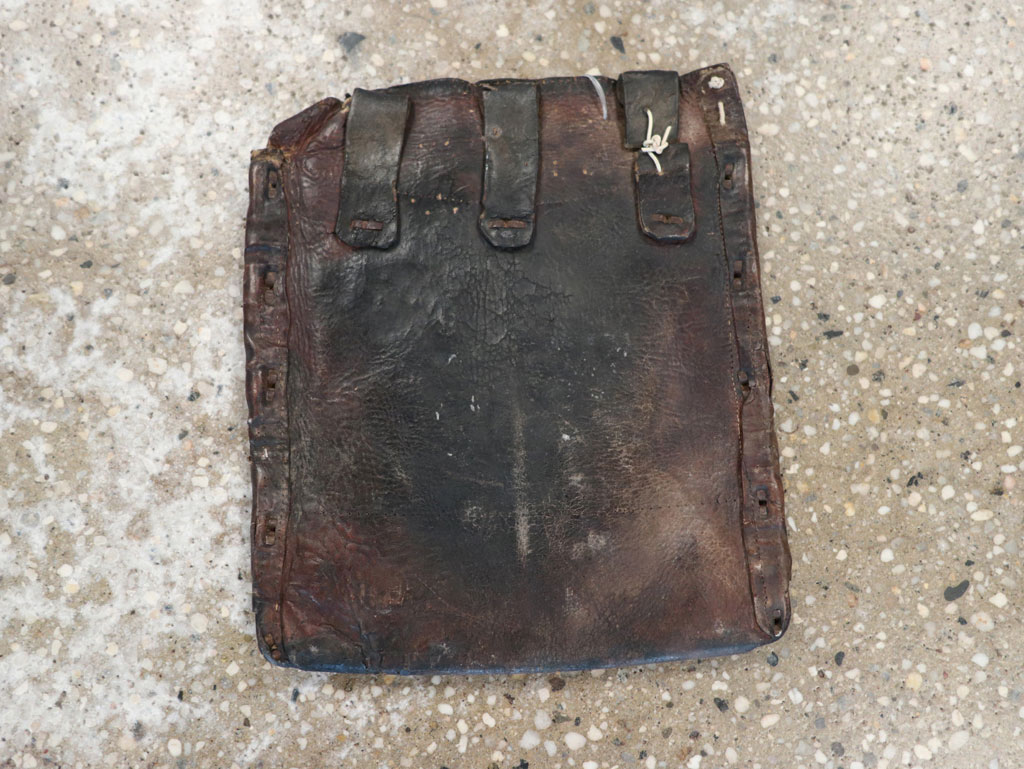 Antique Persian Mashad Pictorial Bag, No.22612 - Staging