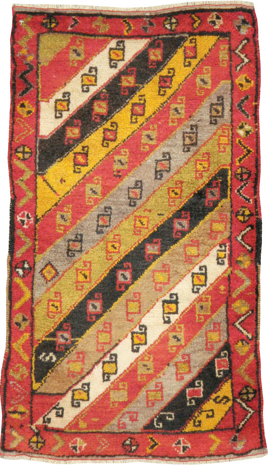Vintage Turkish Anatolian Rug, No.22648 - Staging