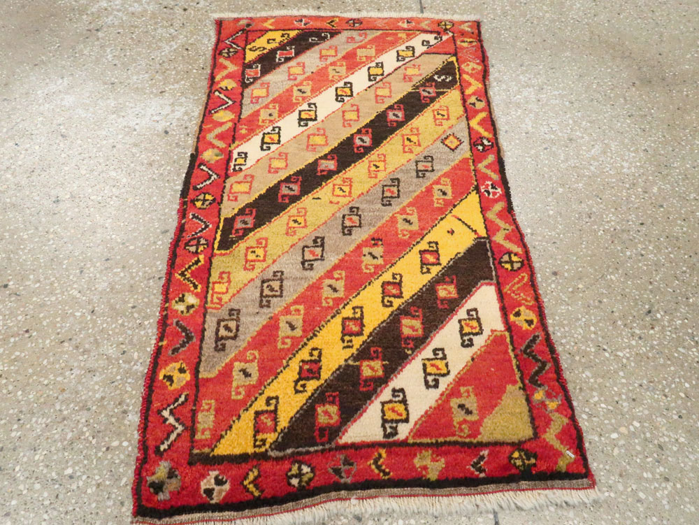 Vintage Turkish Anatolian Rug, No.22648 - Staging