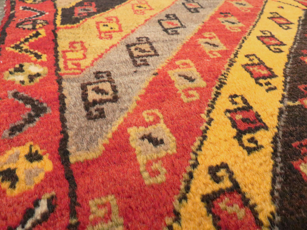 Vintage Turkish Anatolian Rug, No.22648 - Staging