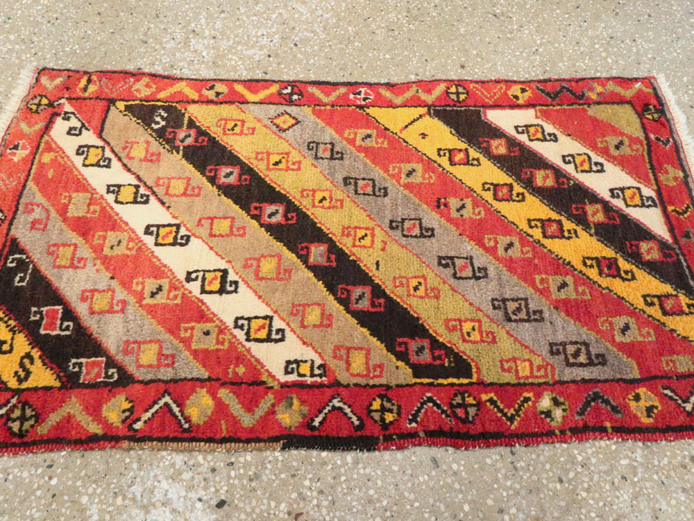 Vintage Turkish Anatolian Rug, No.22648 - Staging