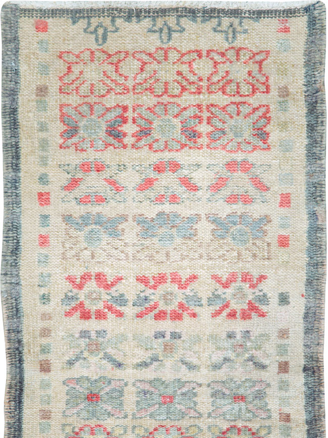 Vintage Turkish Anatolian Throw Rug, No.22649 - Staging