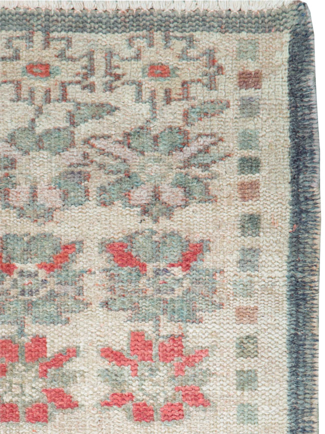 Vintage Turkish Anatolian Throw Rug, No.22649 - Staging