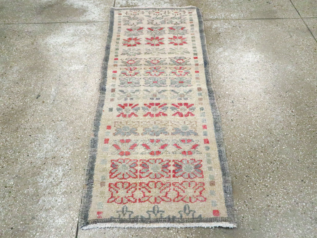 Vintage Turkish Anatolian Throw Rug, No.22649 - Staging