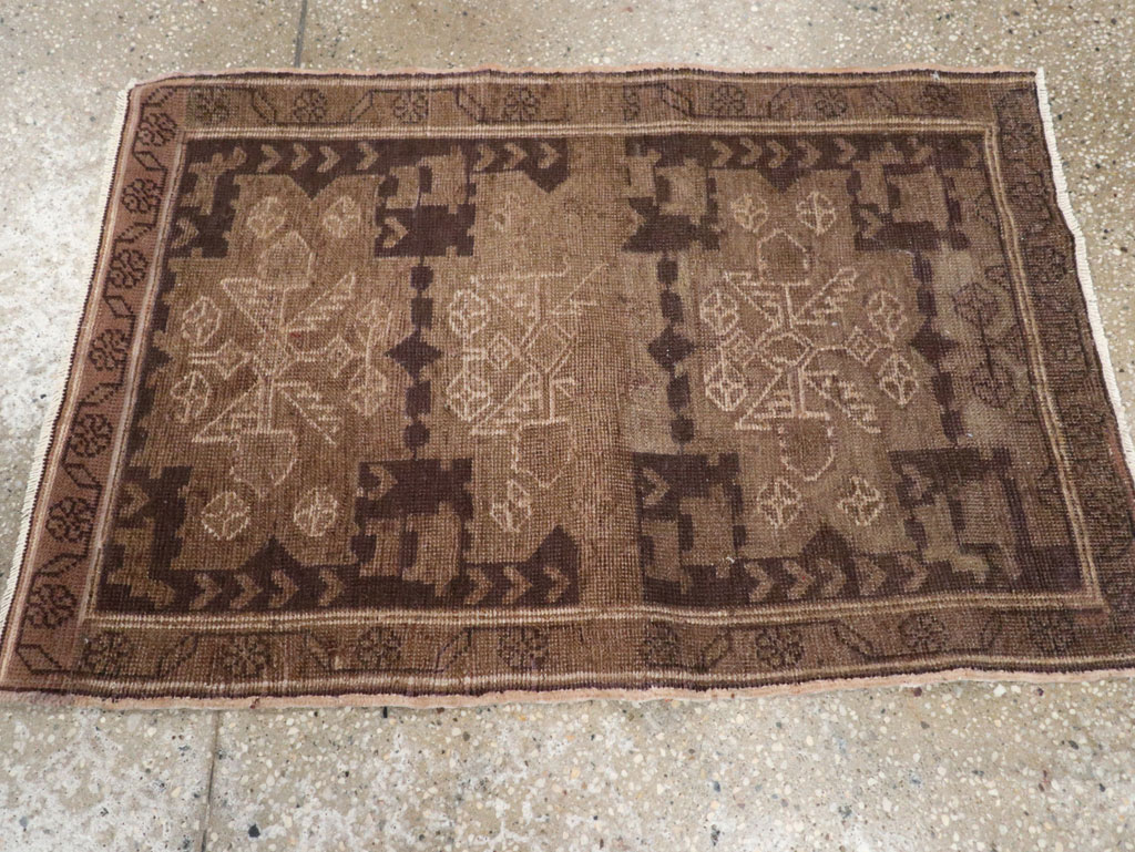 Vintage Persian Malayer Throw Rug, No.22672 - Staging