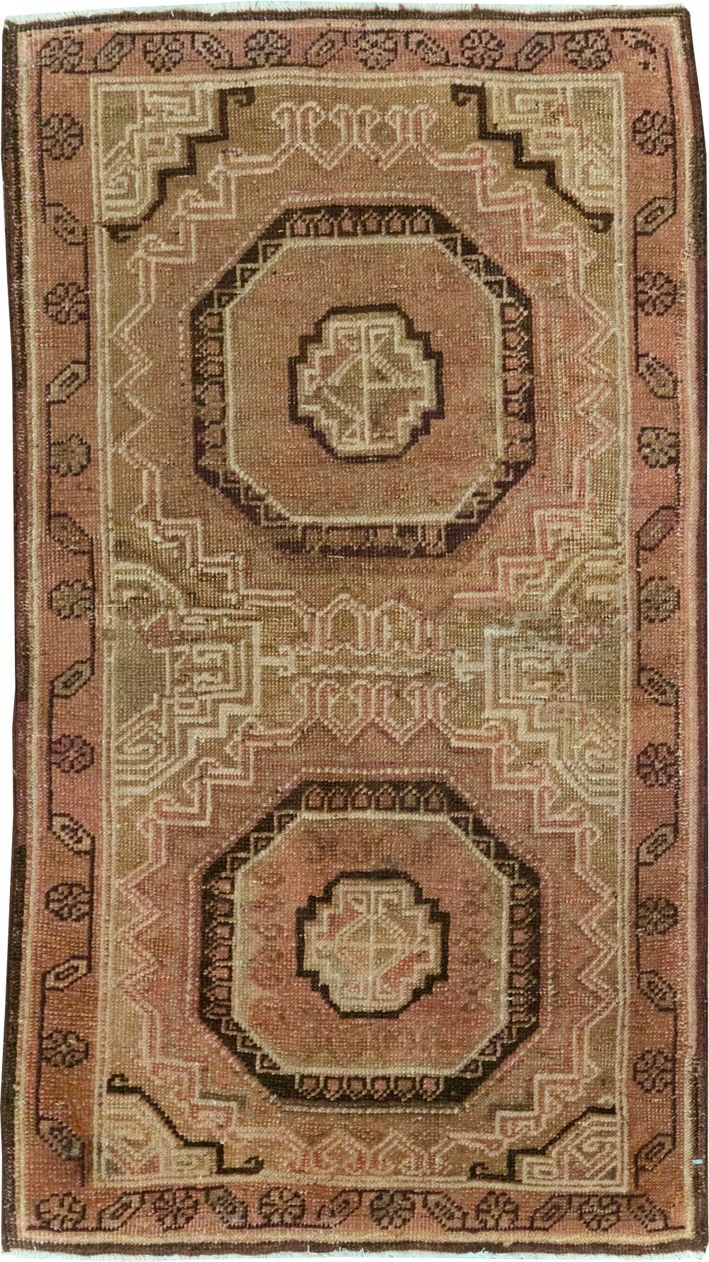 Antique Khotan Rug, No.22674 - Staging