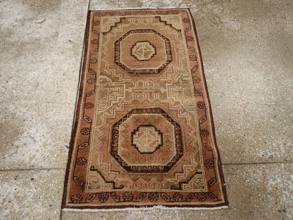 Antique Khotan Rug, No.22674 - Staging