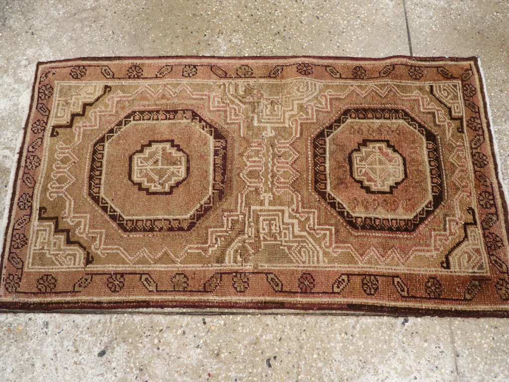 Antique Khotan Rug, No.22674 - Staging