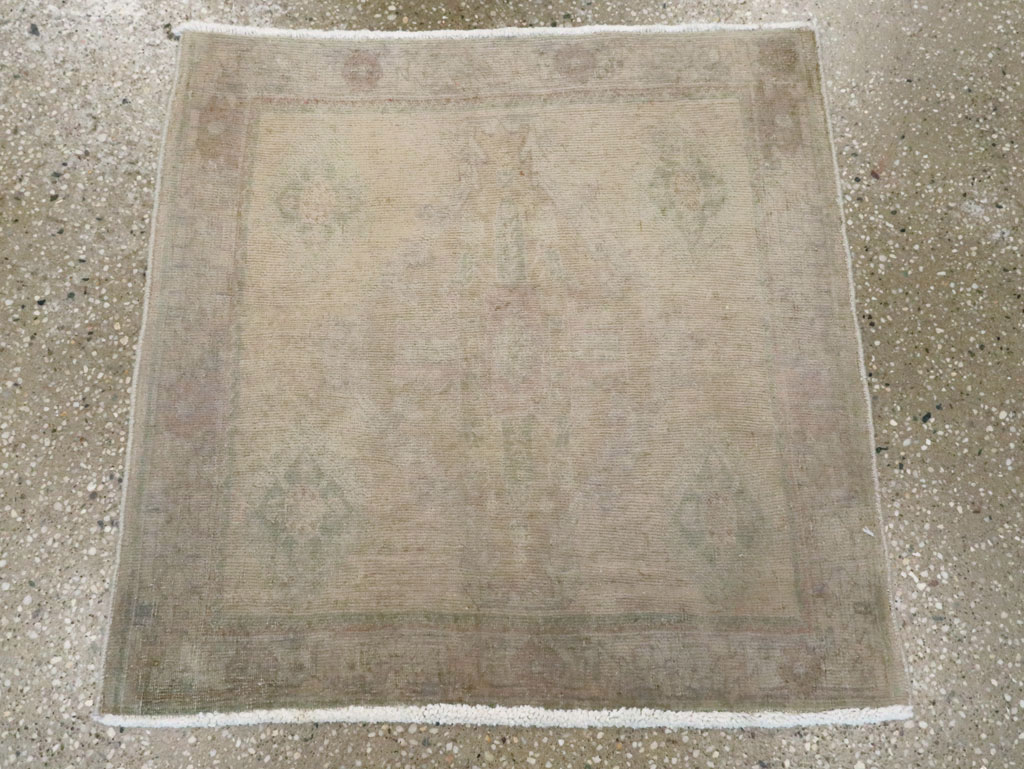 Vintage Persian Shiraz Rug (Pair: 1 of 2), No.22705 - Staging