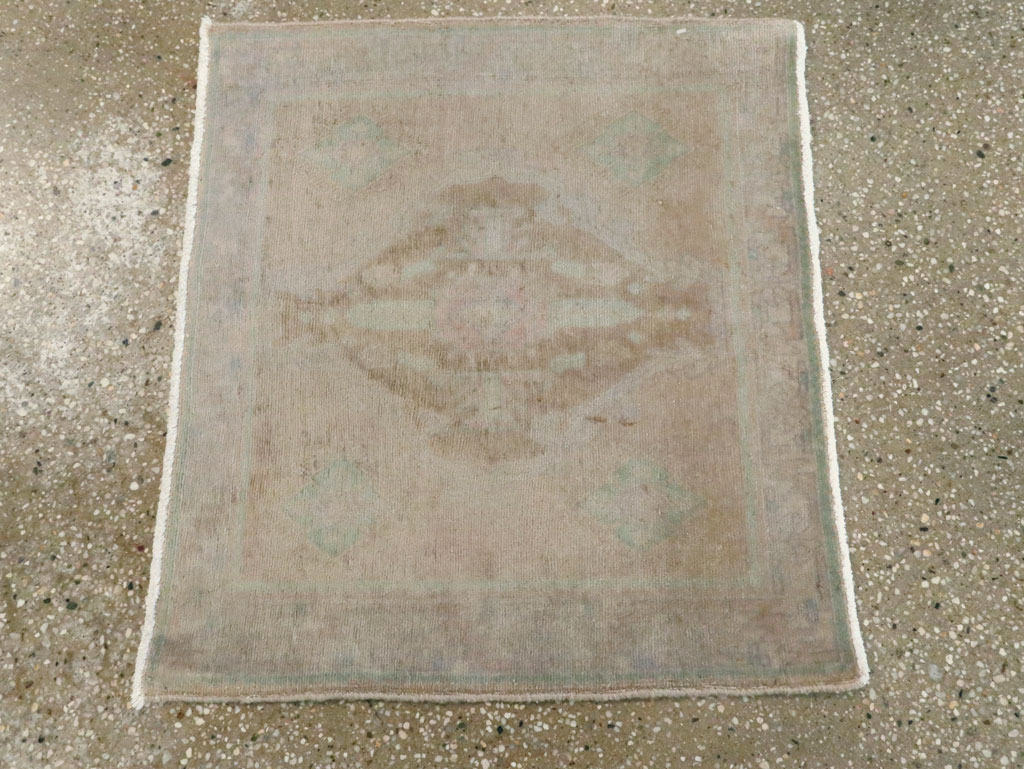 Vintage Persian Shiraz Rug (Pair: 2 of 2), No.22706 - Staging