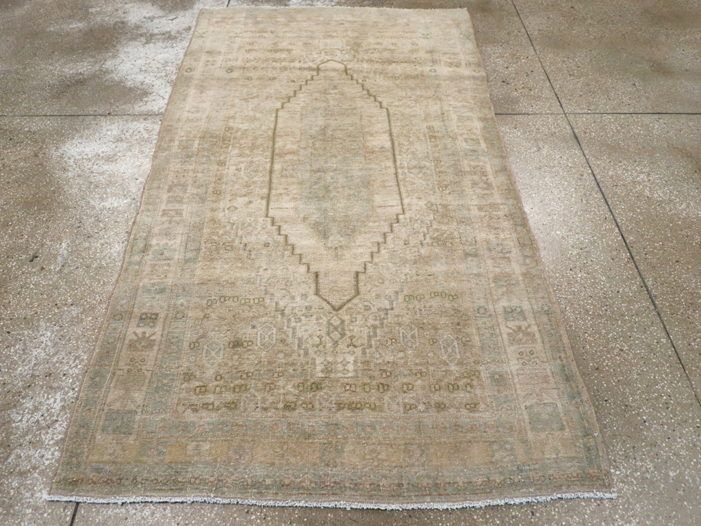 Vintage Persian Bidjar Accent Rug, No.22726 - Staging