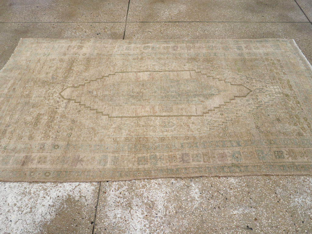 Vintage Persian Bidjar Accent Rug, No.22726 - Staging