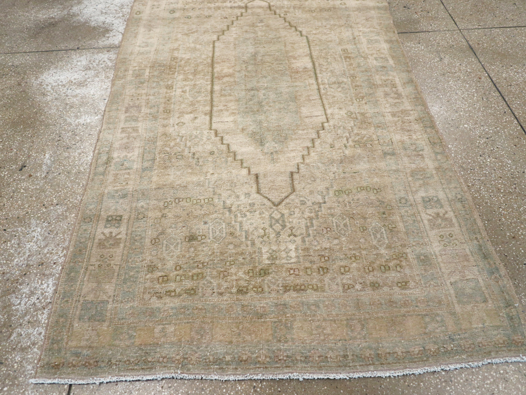 Vintage Persian Bidjar Accent Rug, No.22726 - Staging