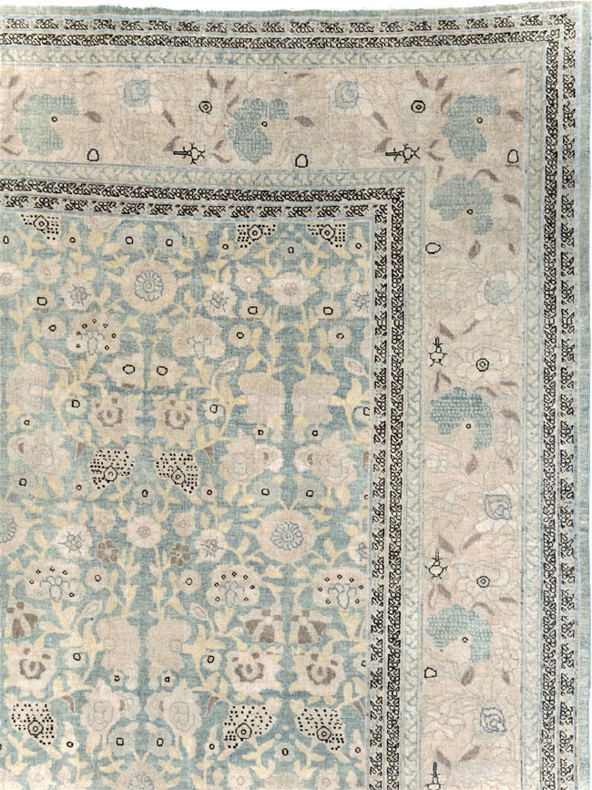 Antique Persian Tabriz Large Room Size Carpet, No.22760 - Staging