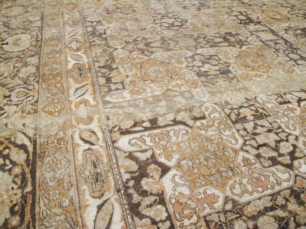 Antique Persian Isfahan Carpet, No.22808 - Staging