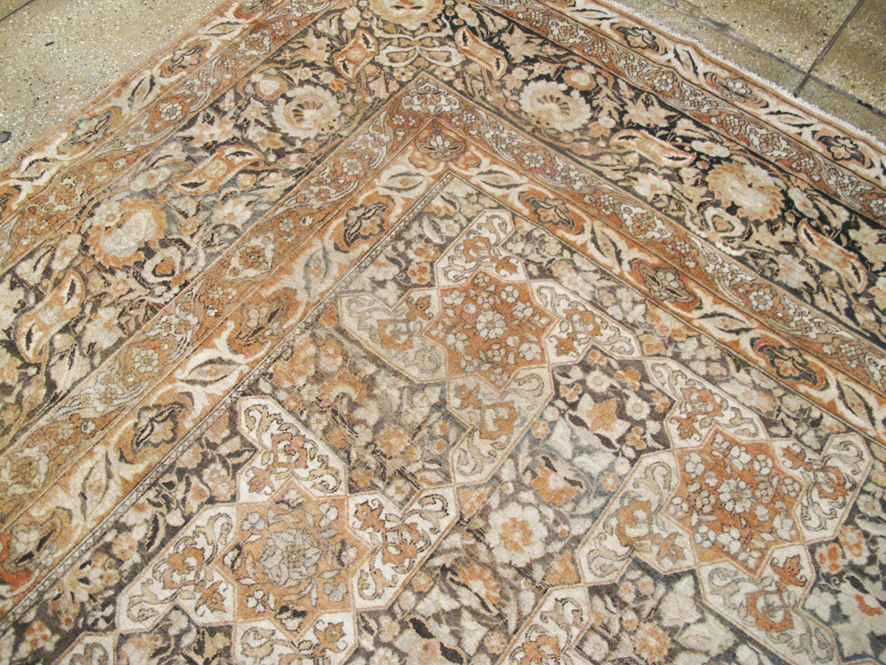 Antique Persian Isfahan Carpet, No.22808 - Staging
