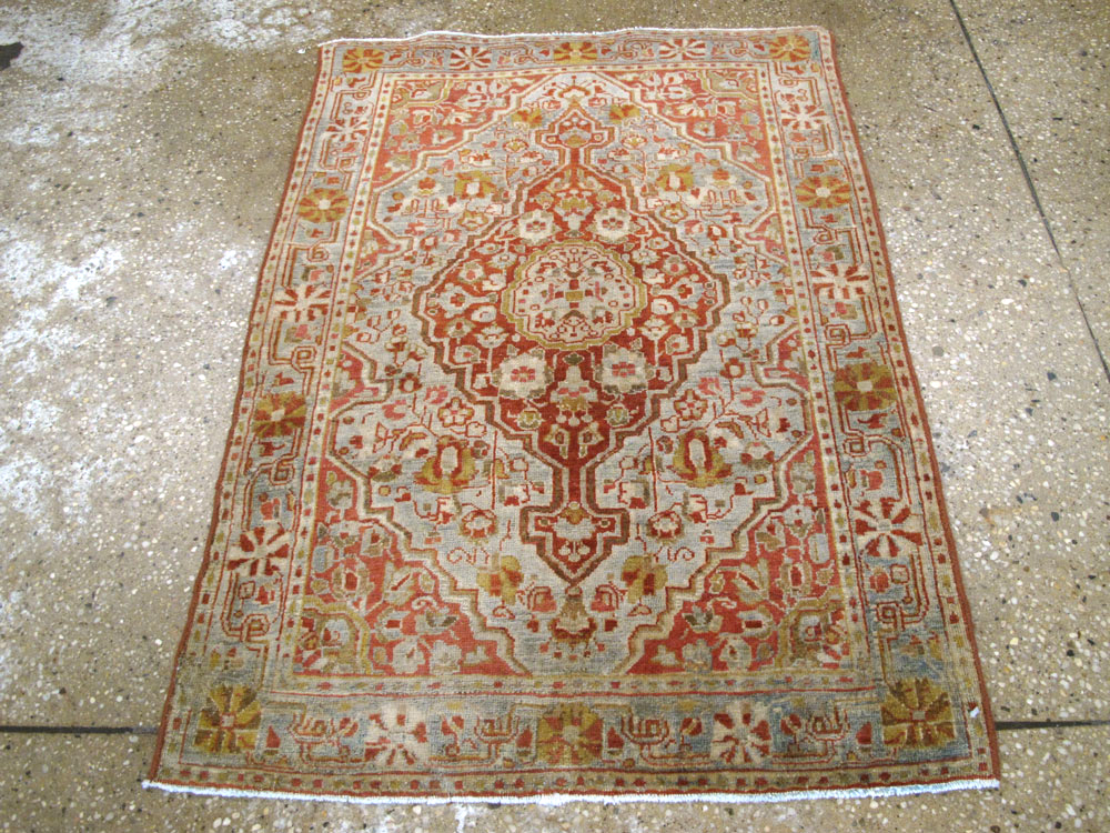 Antique Persian Sarouk Fereghan Throw Rug, No.22904 - Staging