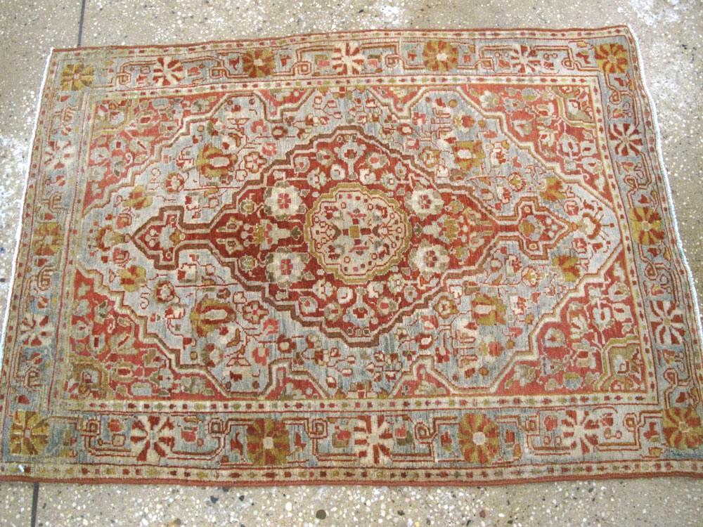 Antique Persian Sarouk Fereghan Throw Rug, No.22904 - Staging