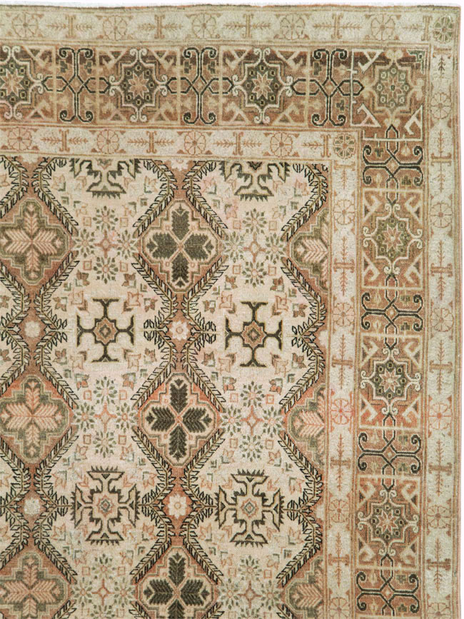 Vintage Persian Quom Room Size Carpet, No.22967 - Staging