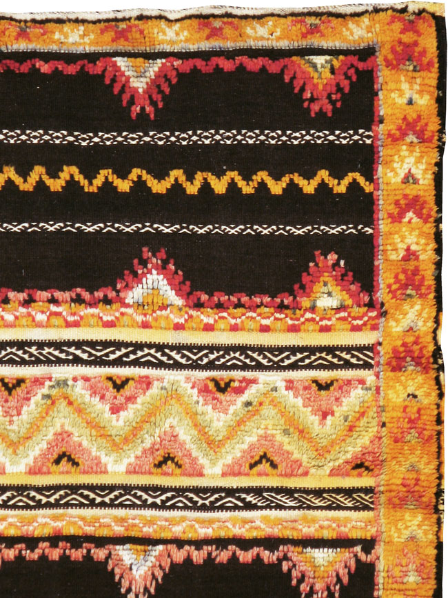 Vintage Moroccan Rug, No.22974 - Staging