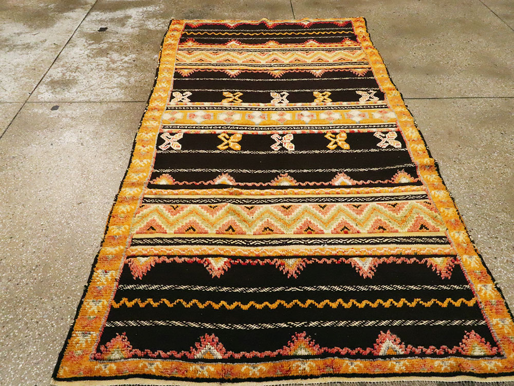Vintage Moroccan Rug, No.22974 - Staging