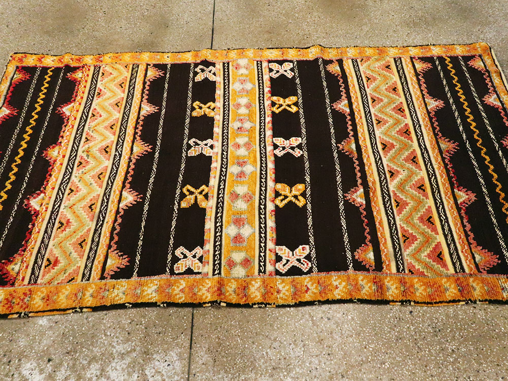 Vintage Moroccan Rug, No.22974 - Staging