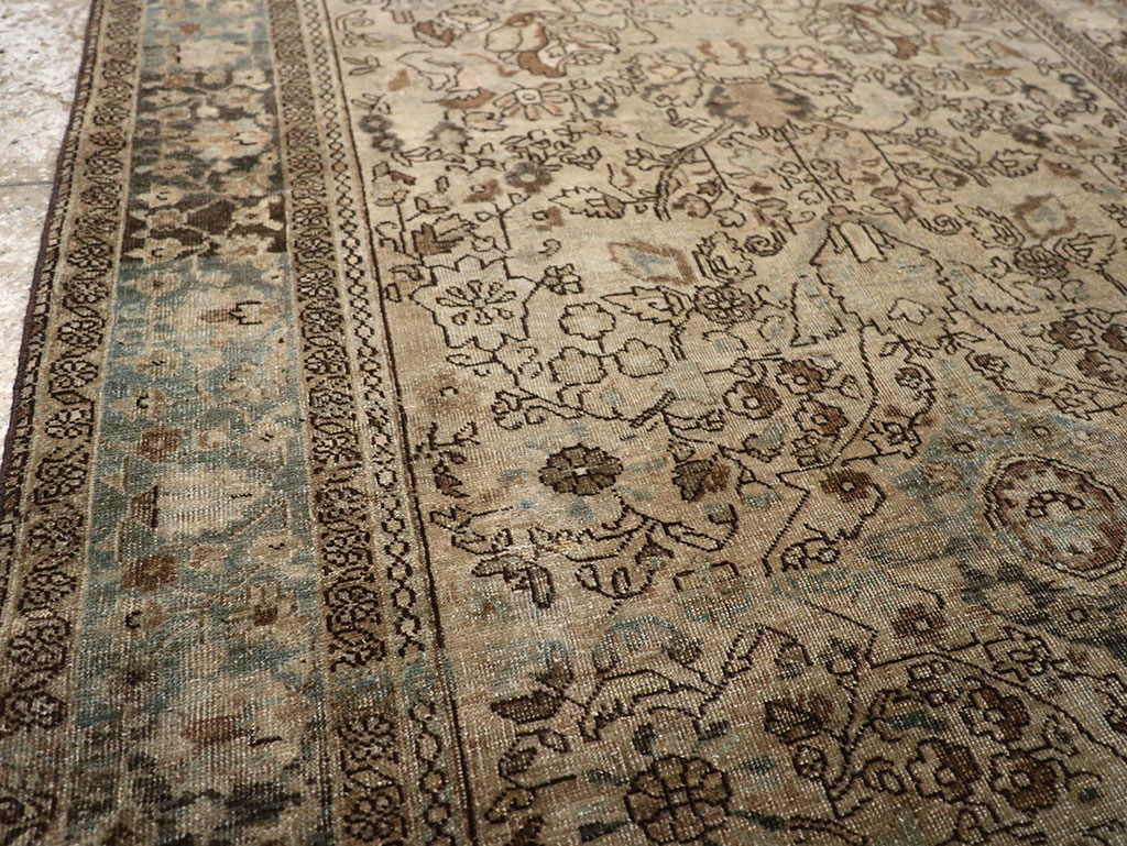 Antiuqe Persian Sarouk Fereghan Rug, No.22979 - Staging