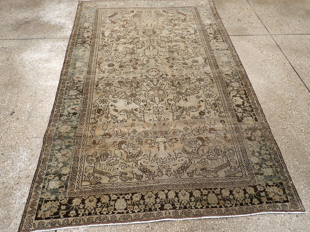 Antiuqe Persian Sarouk Fereghan Rug, No.22979 - Staging