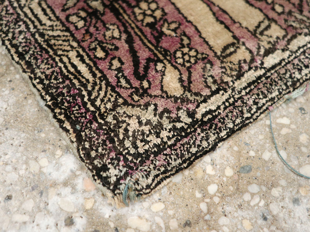 Antique Persian Kashan Pictorial Rug, No.23035 - Staging