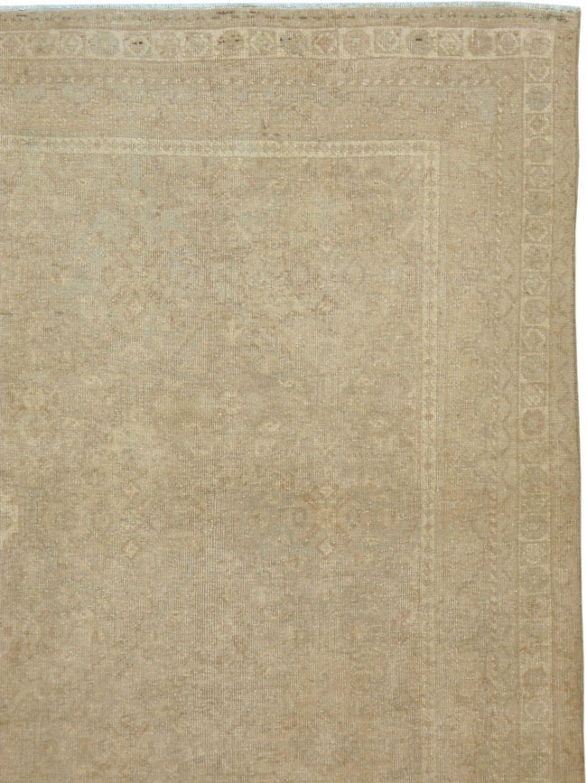 Vintage Persian Shiraz Rug, No.23272 - Staging