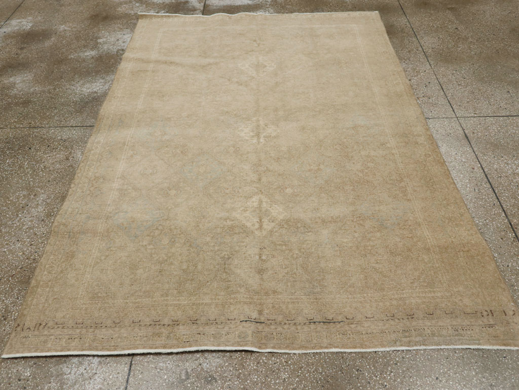 Vintage Persian Shiraz Rug, No.23272 - Staging