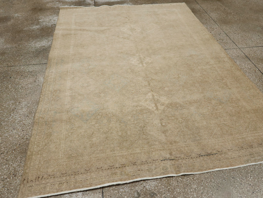 Vintage Persian Shiraz Rug, No.23272 - Staging