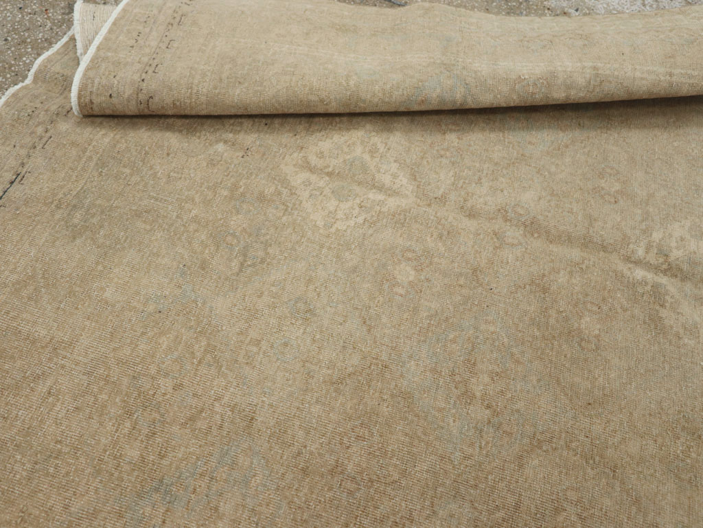 Vintage Persian Shiraz Rug, No.23272 - Staging