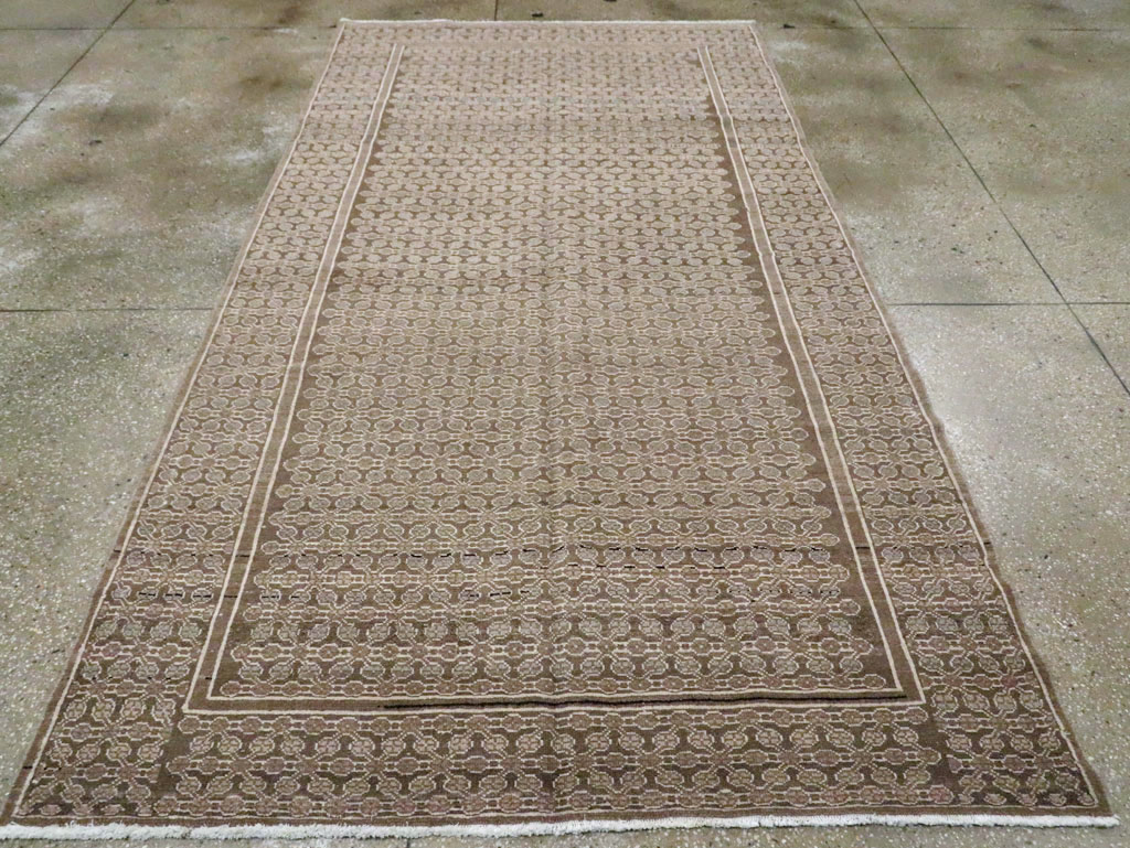 Antique Persian Serab Carpet, No.23315 - Staging