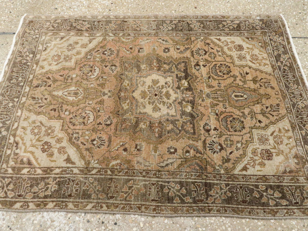 Antique Persian Sarouk Rug, No.23326 - Staging