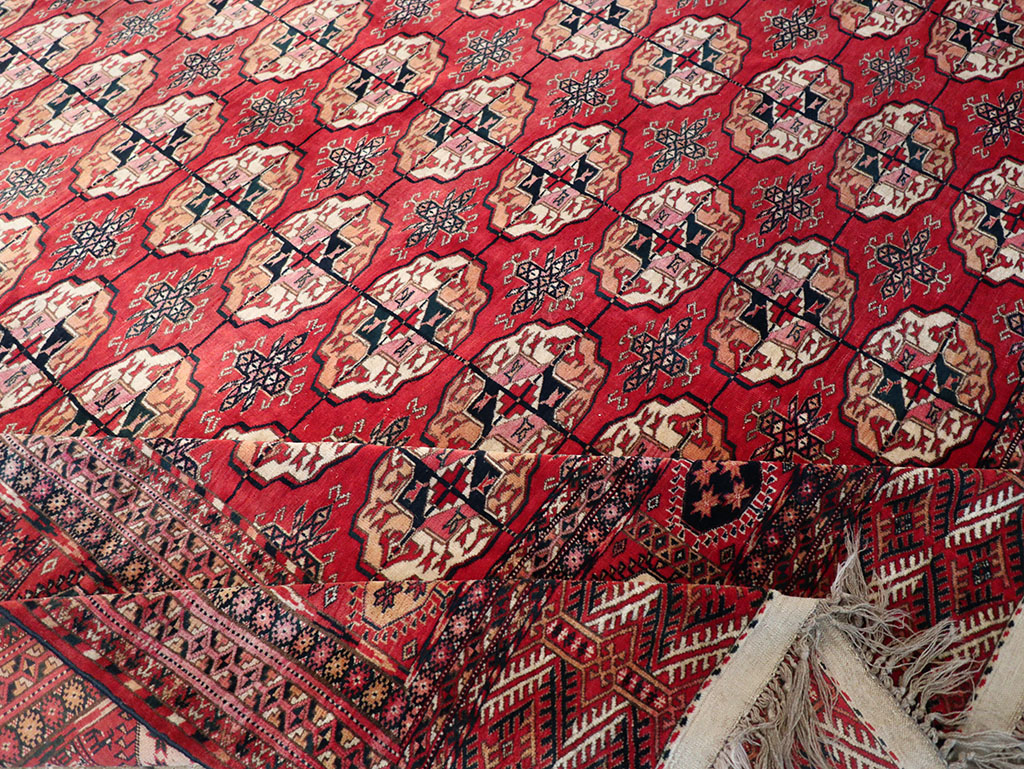 Vintage Central Asian Tekke Rug, No.23341 - Staging