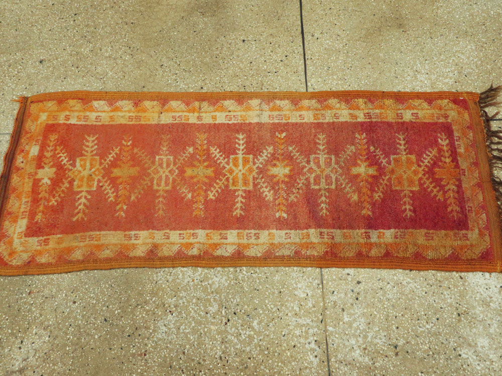 Vintage Moroccan Rug, No.23427 - Staging