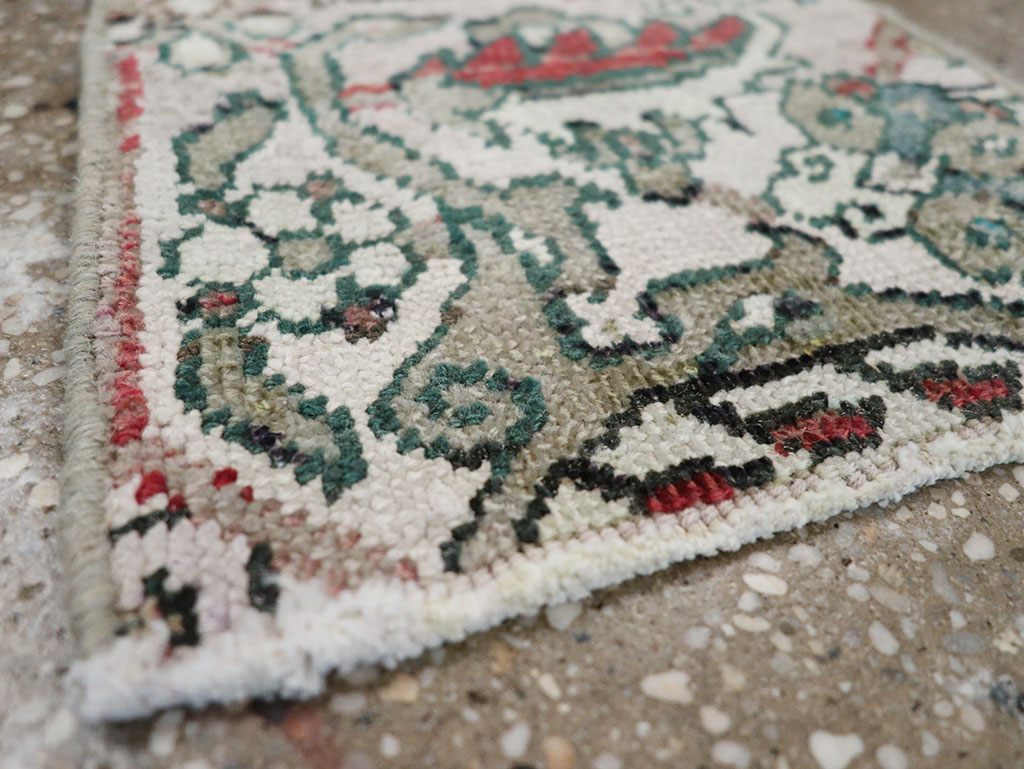 Vintage Persian Heriz Throw Rug, No.23441 - Staging