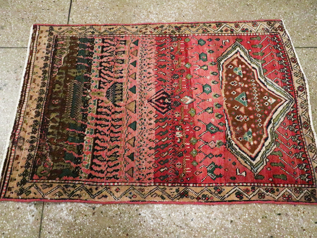 Vintage Persian Mahal Throw Rug, No.23445 - Staging