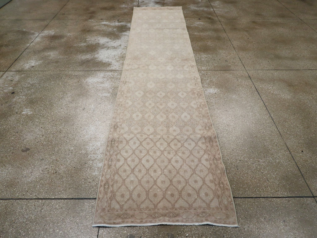 Vintage Persian Mashad Gallery Runner, No.23457 - Staging