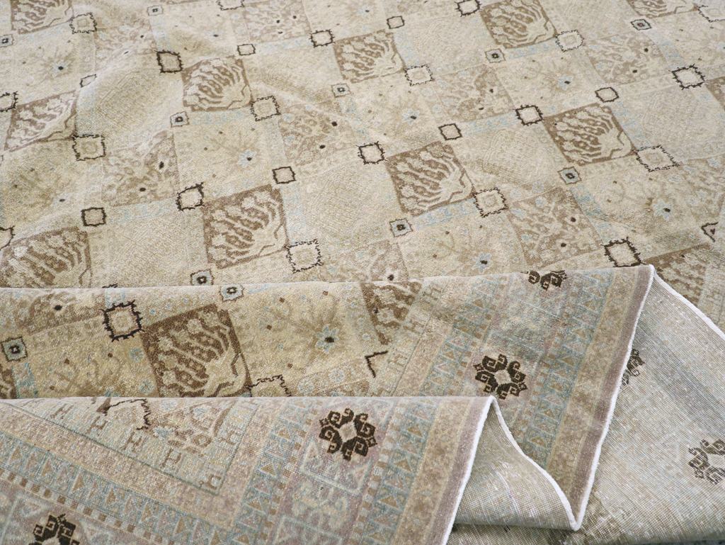 Vintage Persian Kashan Carpet, No.23545 - Staging