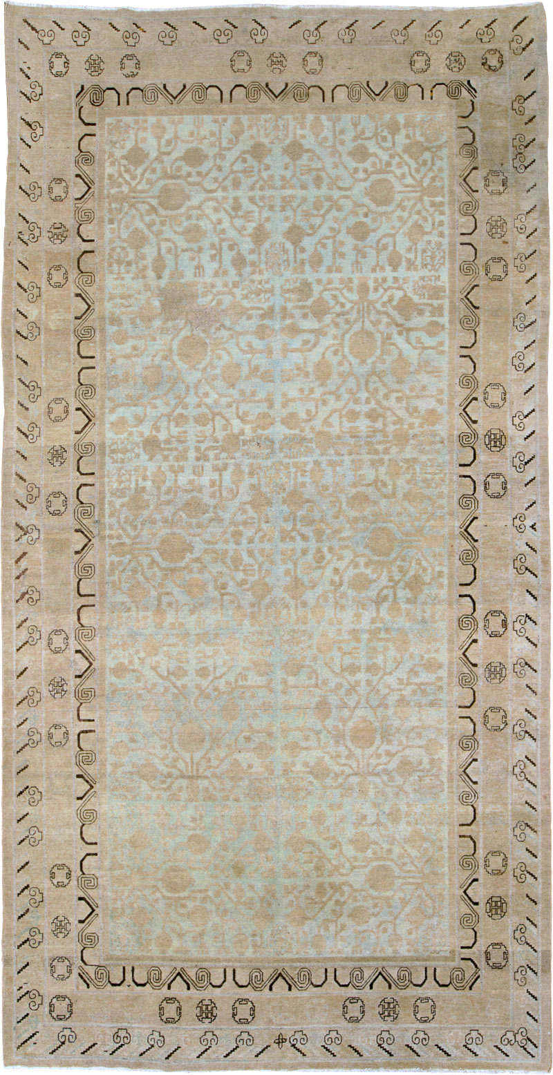 Vintage East Turkestan Khotan Gallery Carpet, No.23621 - Staging