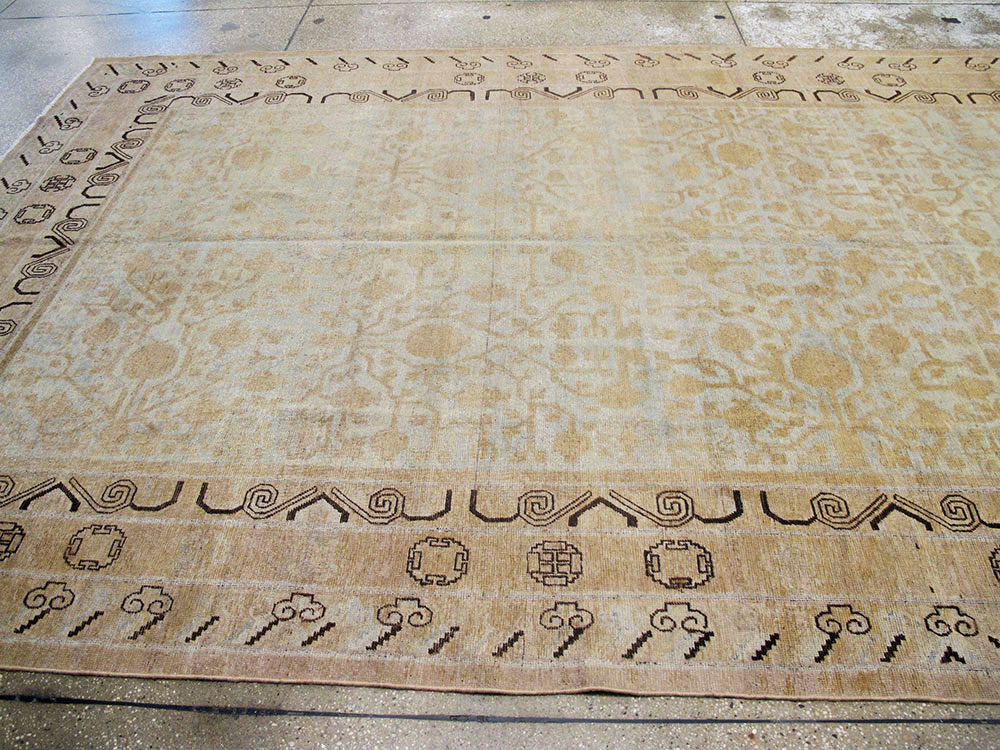 Vintage East Turkestan Khotan Gallery Carpet, No.23621 - Staging