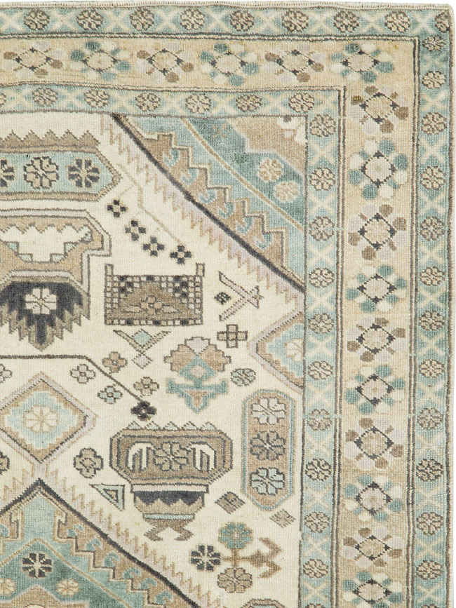 Vintage Persian Ardebil Rug, No.23782 - Staging