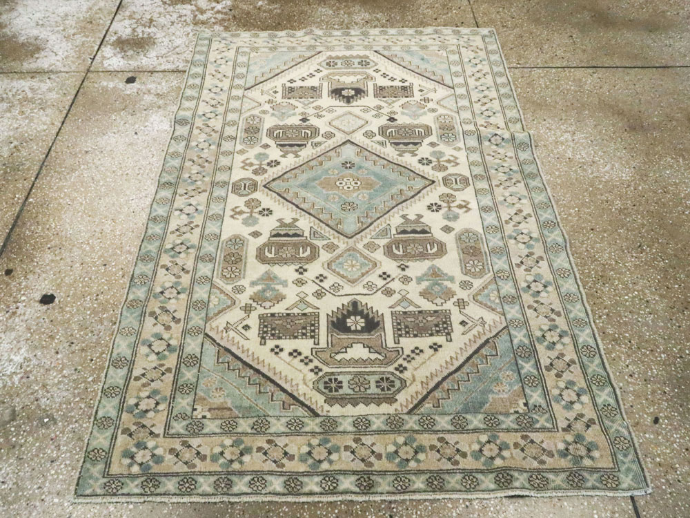 Vintage Persian Ardebil Rug, No.23782 - Staging