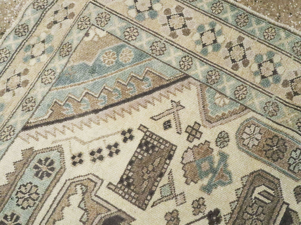 Vintage Persian Ardebil Rug, No.23782 - Staging