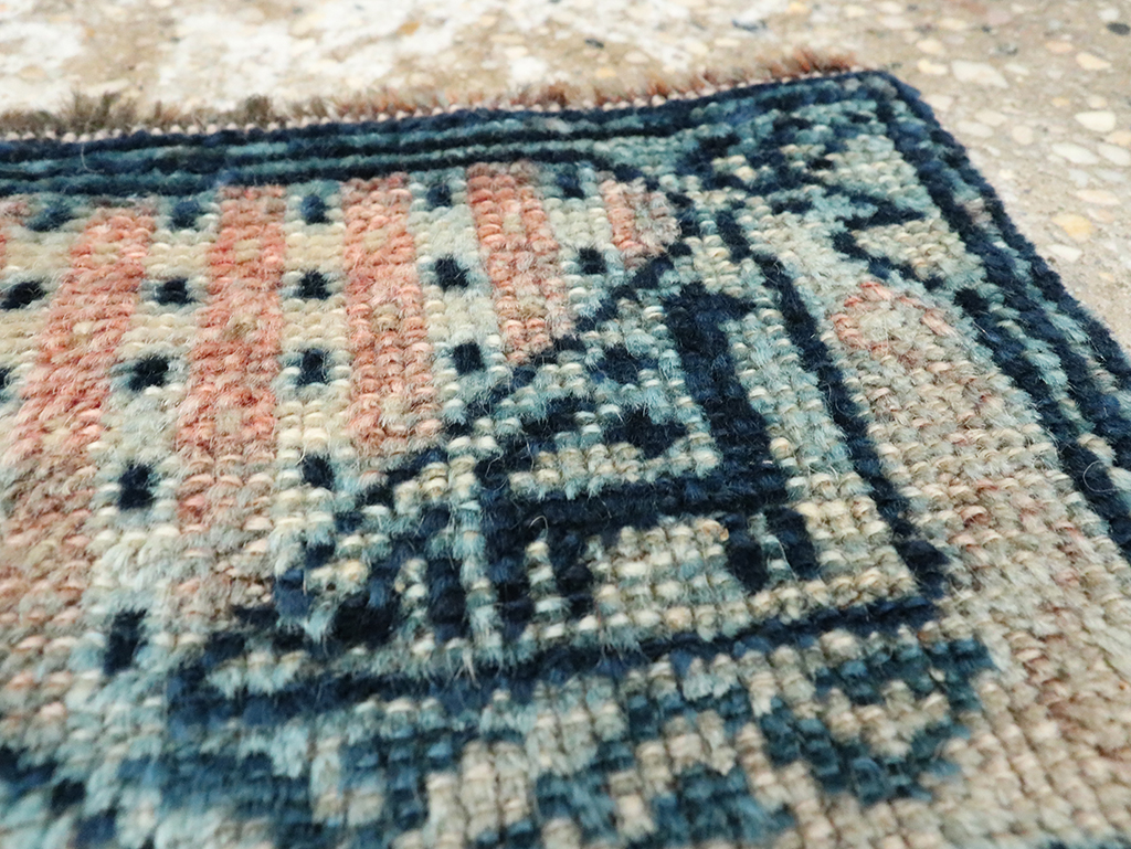 Vintage Persian Qashqai Rug, No.23946 - Staging