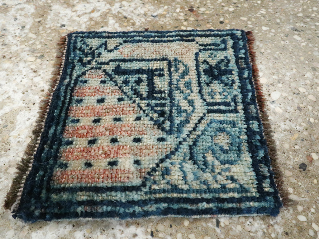 Vintage Persian Qashqai Rug, No.23946 - Staging