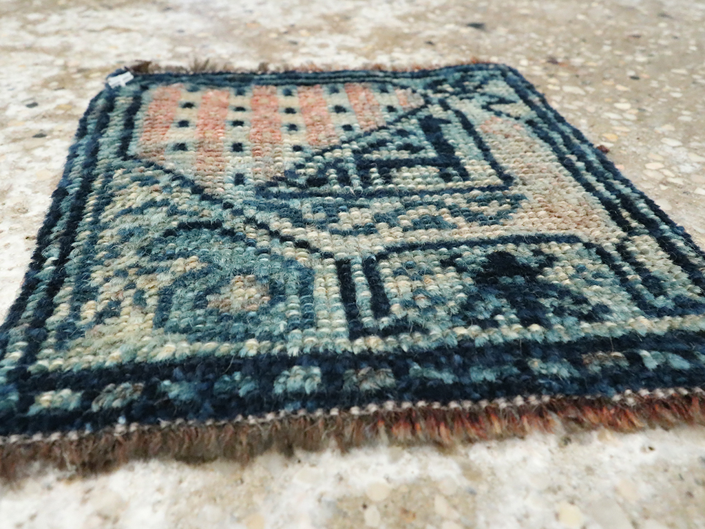 Vintage Persian Qashqai Rug, No.23946 - Staging