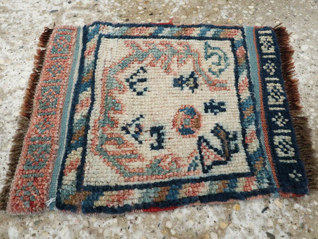 Vintage Persian Qashqai Rug, No.23947 - Staging